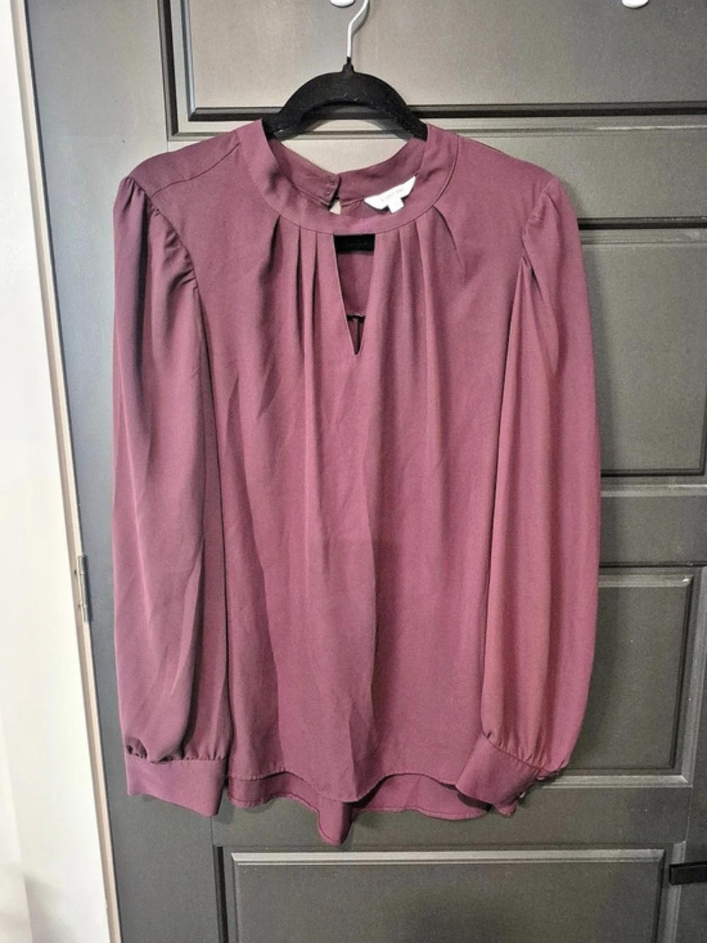Signature Keyhole Long Sleeve Blouse in Burgundy